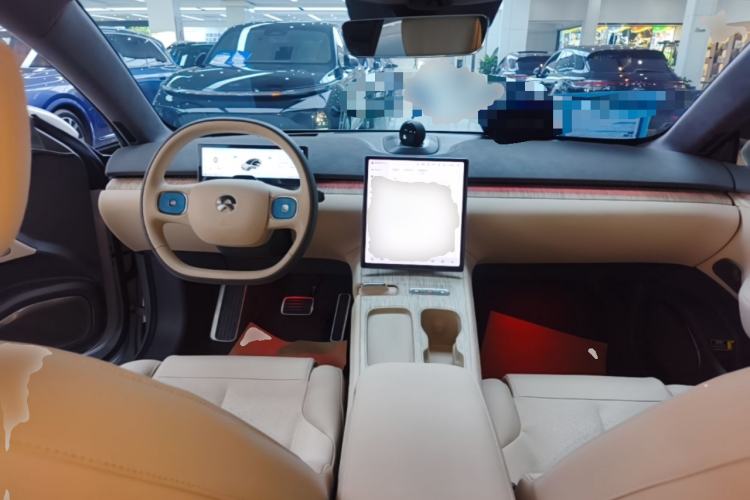 Used Nio ET7 2022 75 kWh Center Console