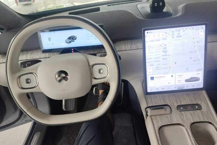 Used Nio ET7 2022 75 kWh Center Console