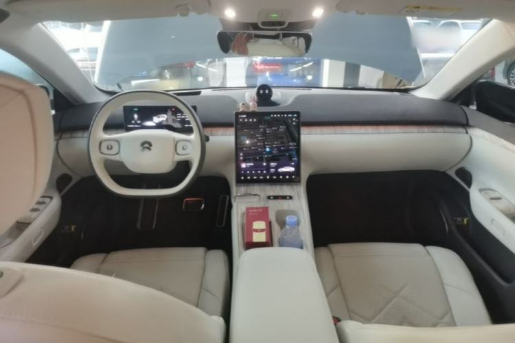 Used Nio ET7 2022 100kWh First Edition Center Console