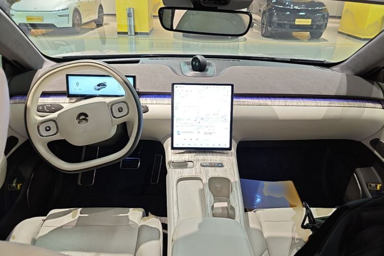 Used Nio ET7 2022 100kWh First Edition Center Console