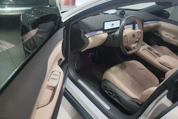 Used Nio ET7 2022 75 kWh Driver Seat