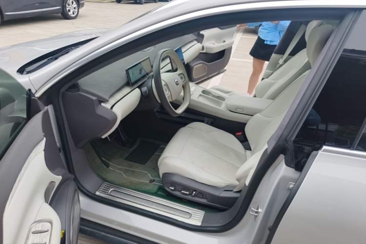 Used Nio ET7 2022 75 kWh Driver Seat