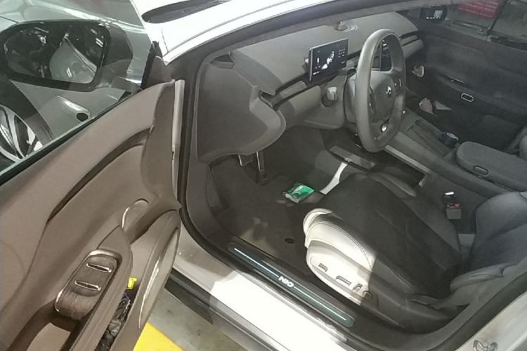 Used Nio ET7 2022 75 kWh Driver Seat