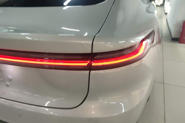 Used Nio ET7 2022 75 kWh Exterior 3