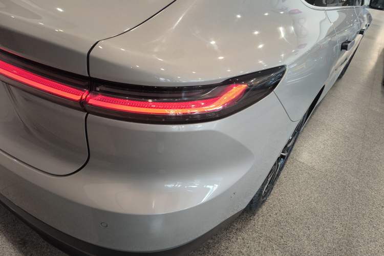 Used Nio ET7 2022 75 kWh Exterior 6