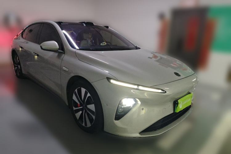 Used Nio ET7 2022 75 kWh Front Right 45 Deg