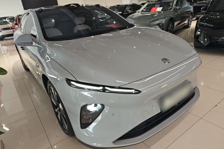Used Nio ET7 2022 100 kWh Front Right 45 Deg