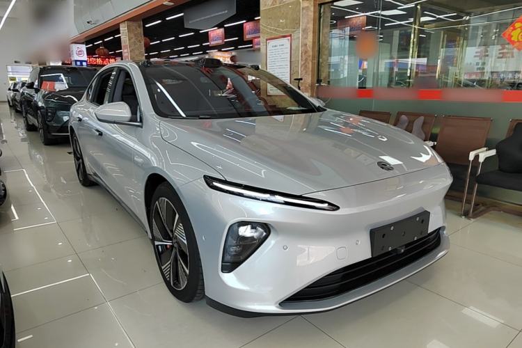 Used Nio ET7 2022 75 kWh Front Right 45 Deg