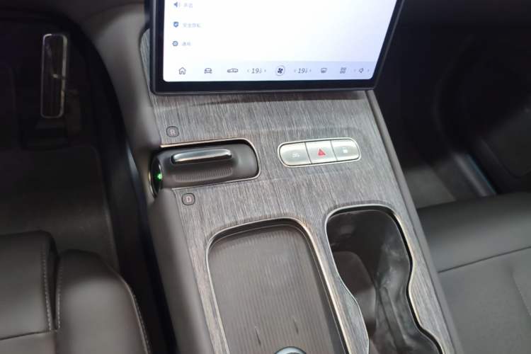 Used Nio ET7 2022 75 kWh Gear Lever
