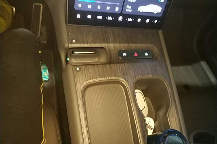 Used Nio ET7 2022 75 kWh Gear Lever