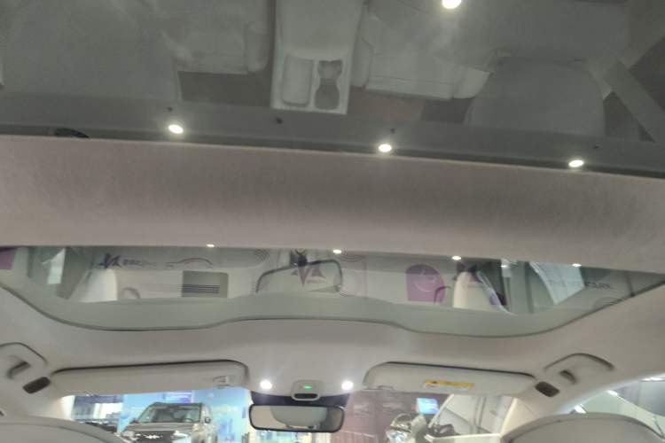 Used Nio ET7 2022 75 kWh Headliner