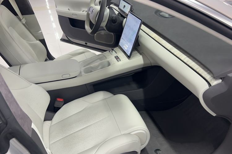 Used Nio ET7 2022 75 kWh Interior 1