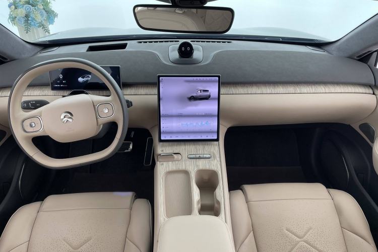 Used Nio ET7 2022 75 kWh Interior 1