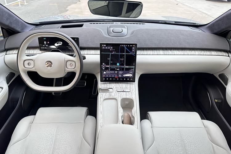 Used Nio ET7 2022 75 kWh Interior 1