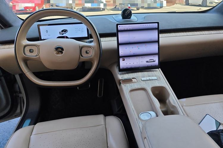 Used Nio ET7 2022 75 kWh Interior 2