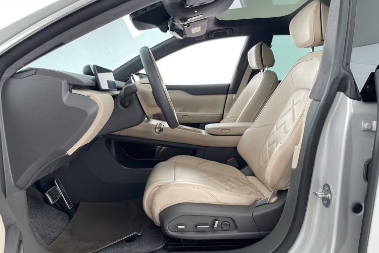 Used Nio ET7 2022 75 kWh Interior 2