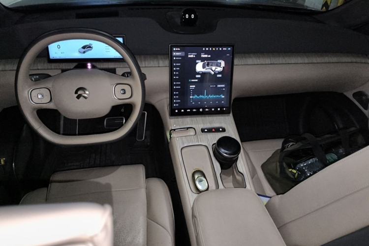 Used Nio ET7 2022 100 kWh Interior 2