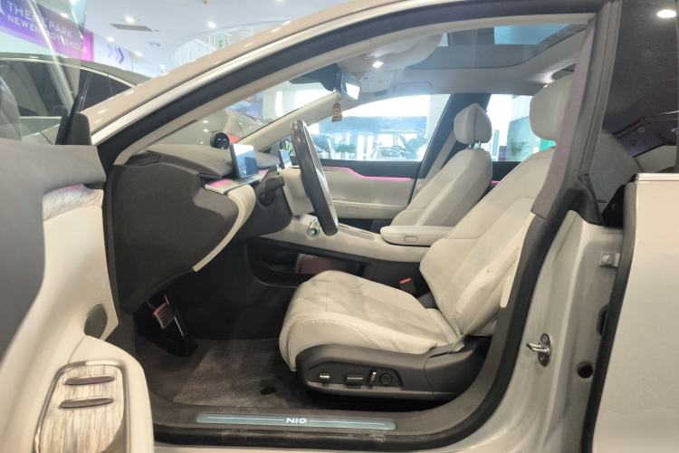 Used Nio ET7 2022 75 kWh Interior 3