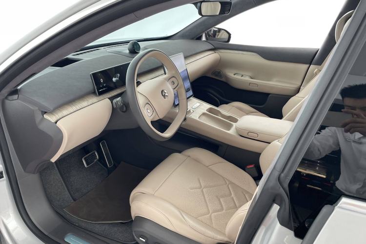 Used Nio ET7 2022 75 kWh Interior 3