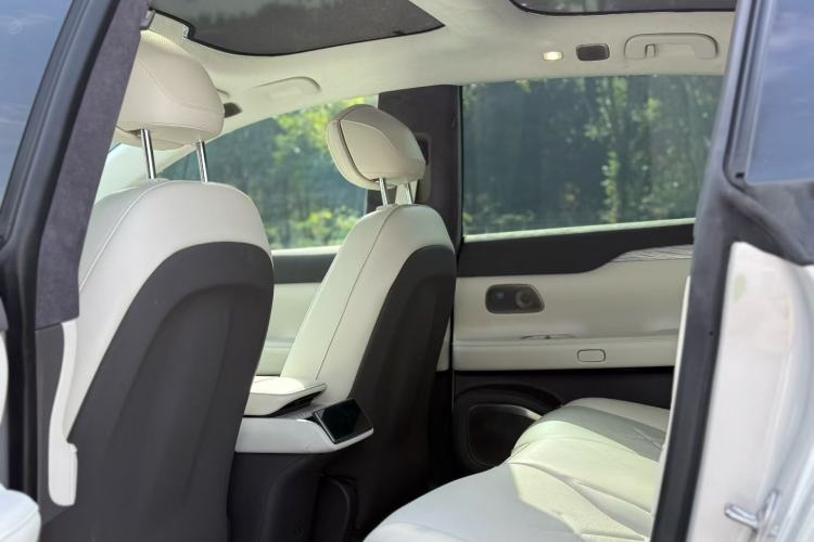 Used Nio ET7 2022 100 kWh Interior 3