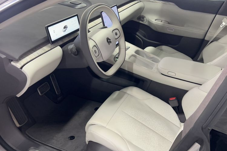 Used Nio ET7 2022 75 kWh Interior 4