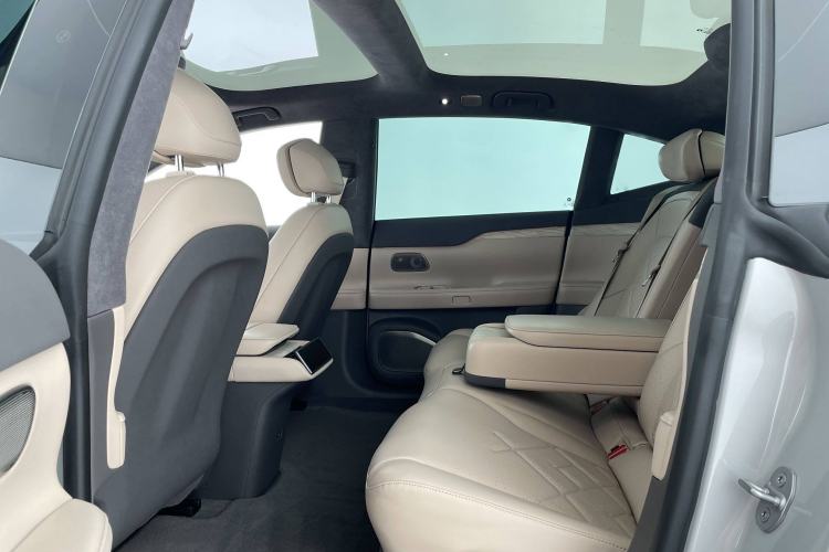 Used Nio ET7 2022 75 kWh Interior 4