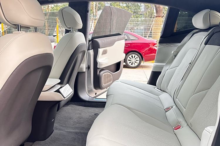 Used Nio ET7 2022 75 kWh Interior 5
