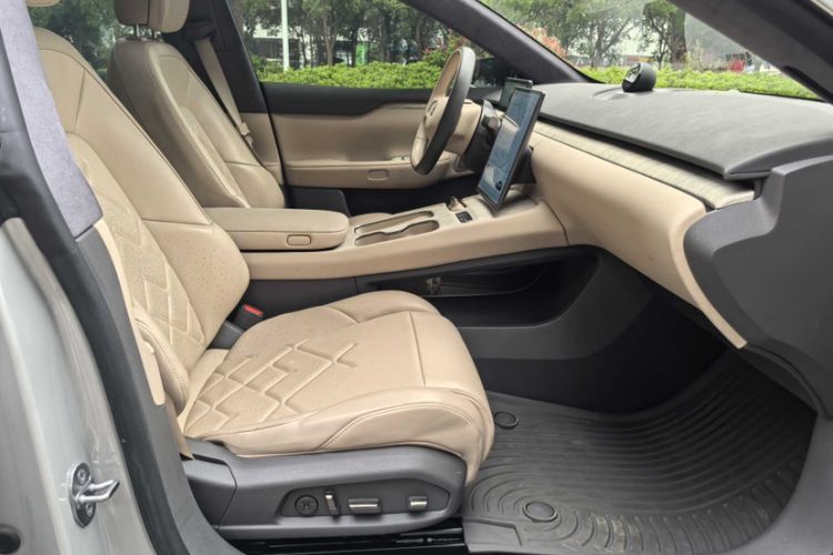 Used Nio ET7 2022 75 kWh Interior 7