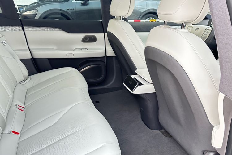 Used Nio ET7 2022 75 kWh Interior 7