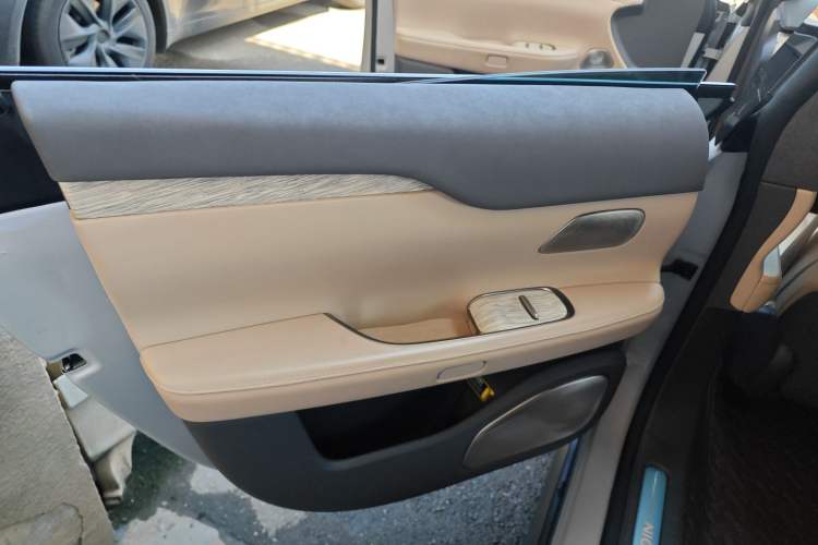 Used Nio ET7 2022 75 kWh Interior 8