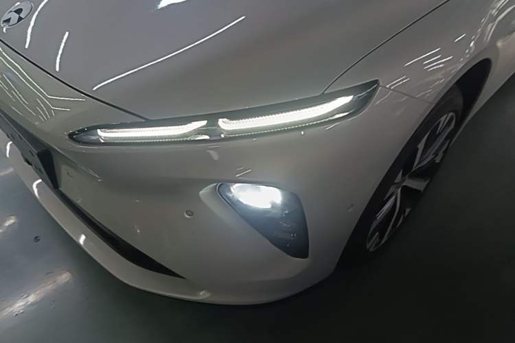 Used Nio ET7 2022 75 kWh Left Front Headlight