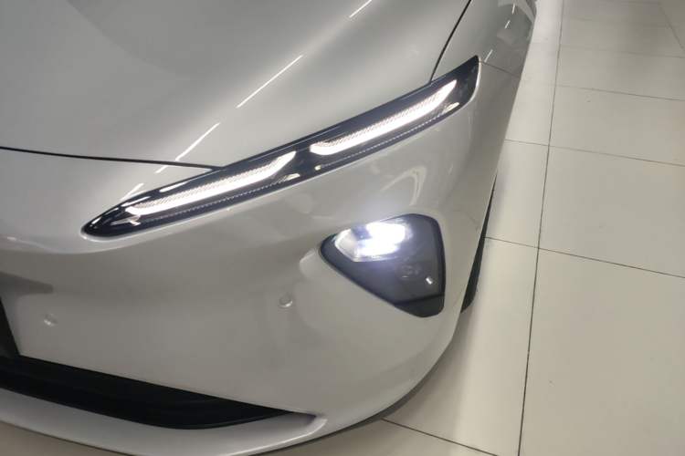 Used Nio ET7 2022 75 kWh Left Front Headlight