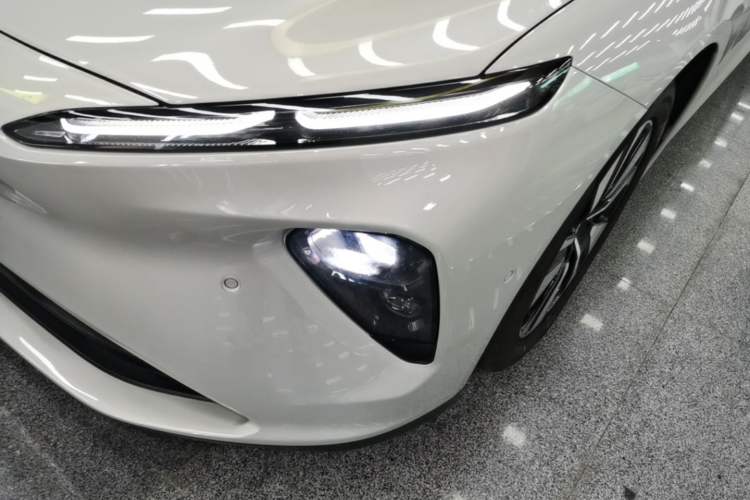 Used Nio ET7 2022 75 kWh Left Front Headlight