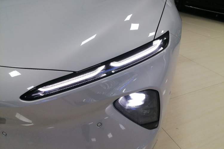 Used Nio ET7 2022 100 kWh Left Front Headlight