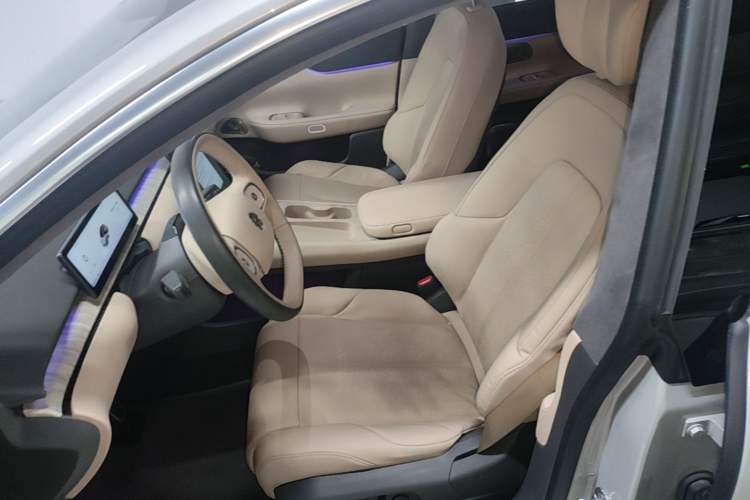 Used Nio ET7 2022 75 kWh Left Front Seat