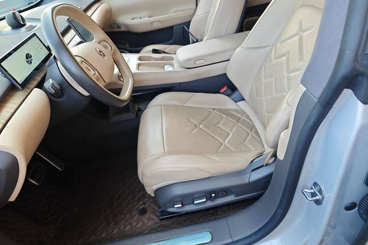 Used Nio ET7 2022 75 kWh Left Front Seat