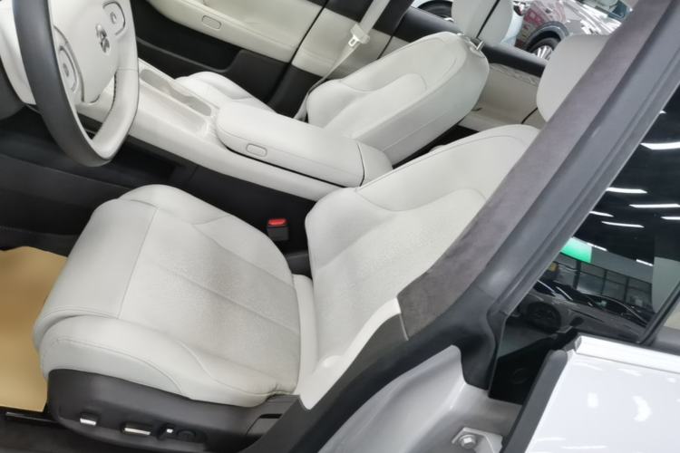 Used Nio ET7 2022 75 kWh Left Front Seat