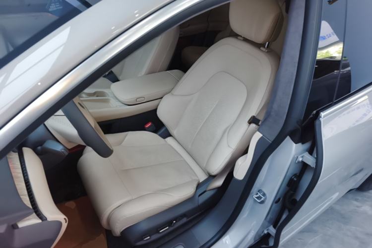 Used Nio ET7 2022 75 kWh Left Front Seat