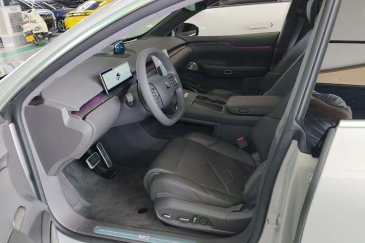 Used Nio ET7 2022 75 kWh Left Front Seat