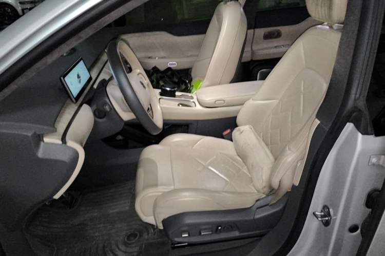 Used Nio ET7 2022 100 kWh Left Front Seat