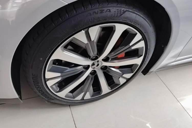 Used Nio ET7 2022 100kWh First Edition Left Front Wheel Hub
