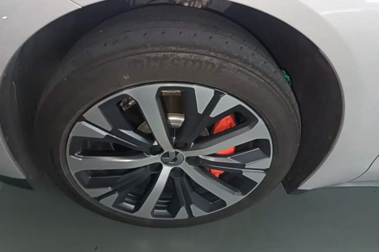 Used Nio ET7 2022 75 kWh Left Front Wheel Hub