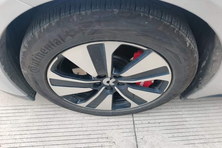 Used Nio ET7 2022 75 kWh Left Front Wheel Hub