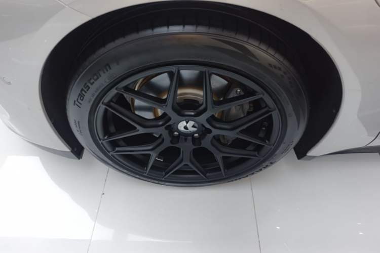 Used Nio ET7 2022 75 kWh Left Front Wheel Hub