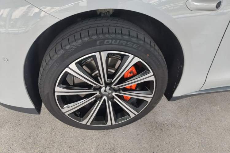 Used Nio ET7 2022 75 kWh Left Front Wheel Hub