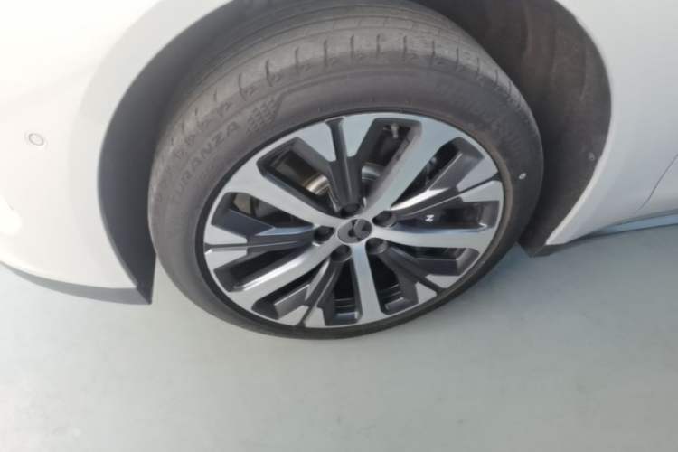 Used Nio ET7 2022 100kWh First Edition Left Front Wheel Hub