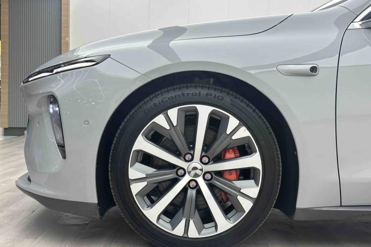 Used Nio ET7 2022 100kWh First Edition Left Front Wheel Hub