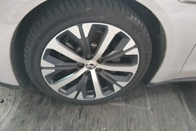 Used Nio ET7 2022 100 kWh Left Front Wheel Hub