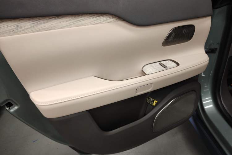 Used Nio ET7 2022 100kWh First Edition Left Rear Door Interior