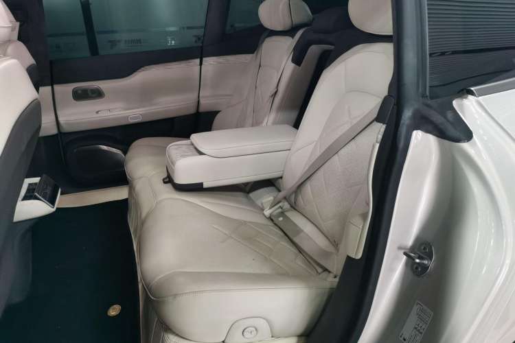 Used Nio ET7 2022 100kWh First Edition Left Rear Seat